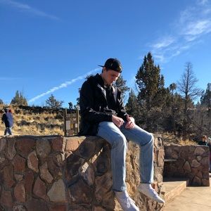 Meet your Posher, Cade